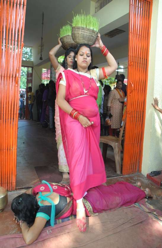 Photo Gallery : महानवमी पर कन्या पूजन के साथ जोत जंवारा का हुआ विसर्जन