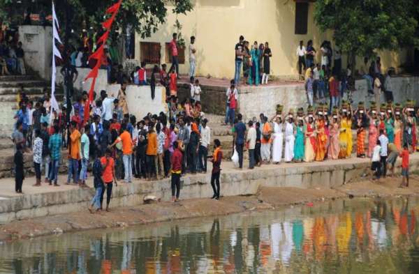 Photo Gallery : महानवमी पर कन्या पूजन के साथ जोत जंवारा का हुआ विसर्जन