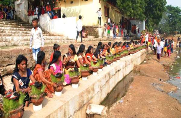 Photo Gallery : महानवमी पर कन्या पूजन के साथ जोत जंवारा का हुआ विसर्जन