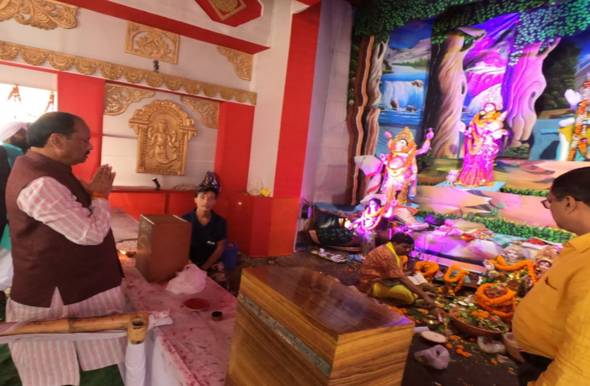 Video: झारखंड CM ने यूं किया कन्या पूजन, नारी शक्ति को लेकर कही यह बात