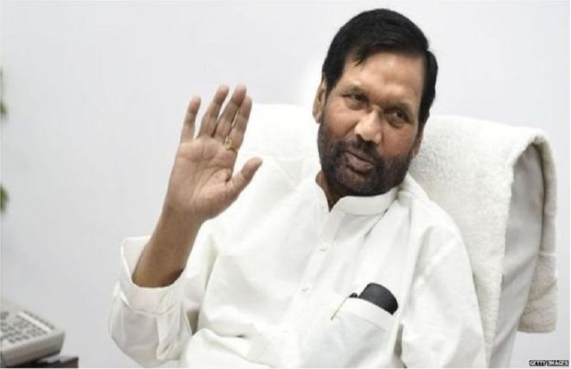 केंद्रीय मंत्री राम विलास पासवान की बिगड़ी तबीयत, दिल्ली के एस्कॉर्ट अस्पताल में भर्ती