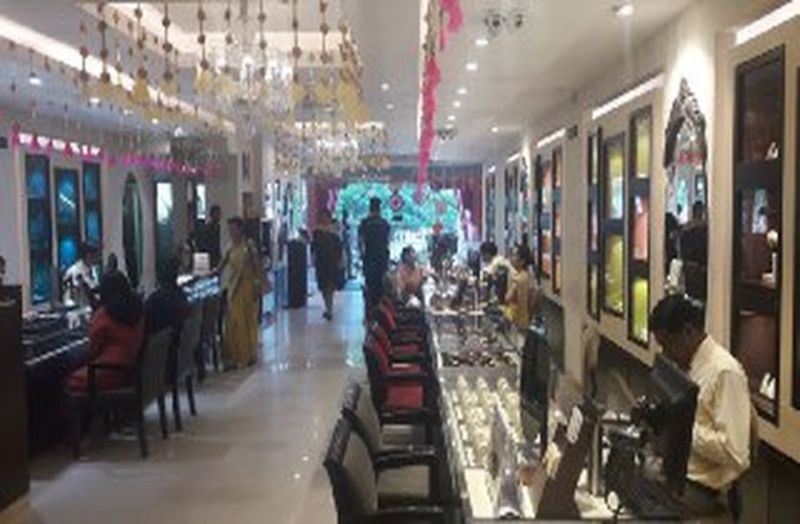 90 करोड़ के पार, नवरात्र में कारोबार