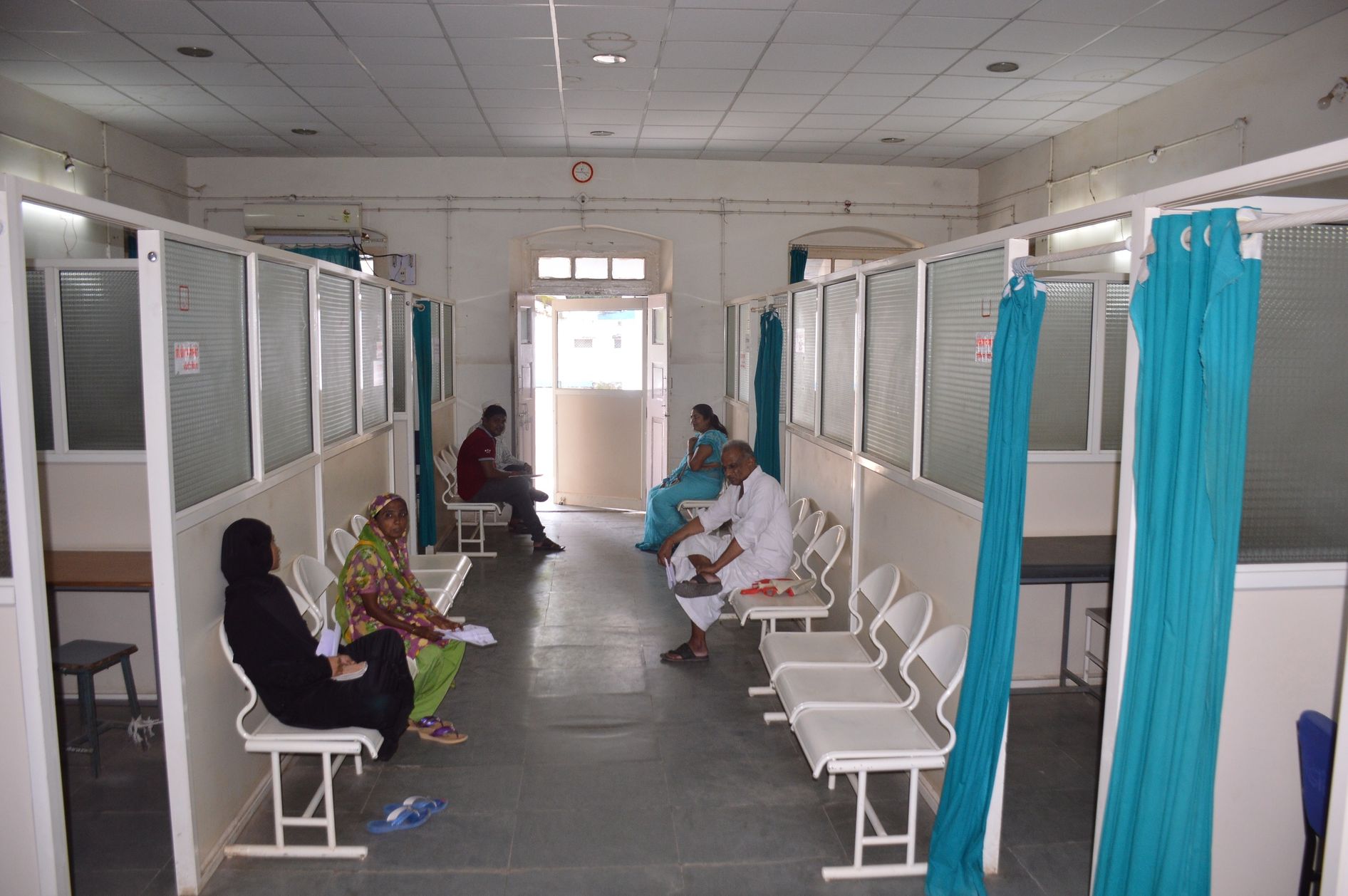 Shortage of doctors in Barwani Hospital