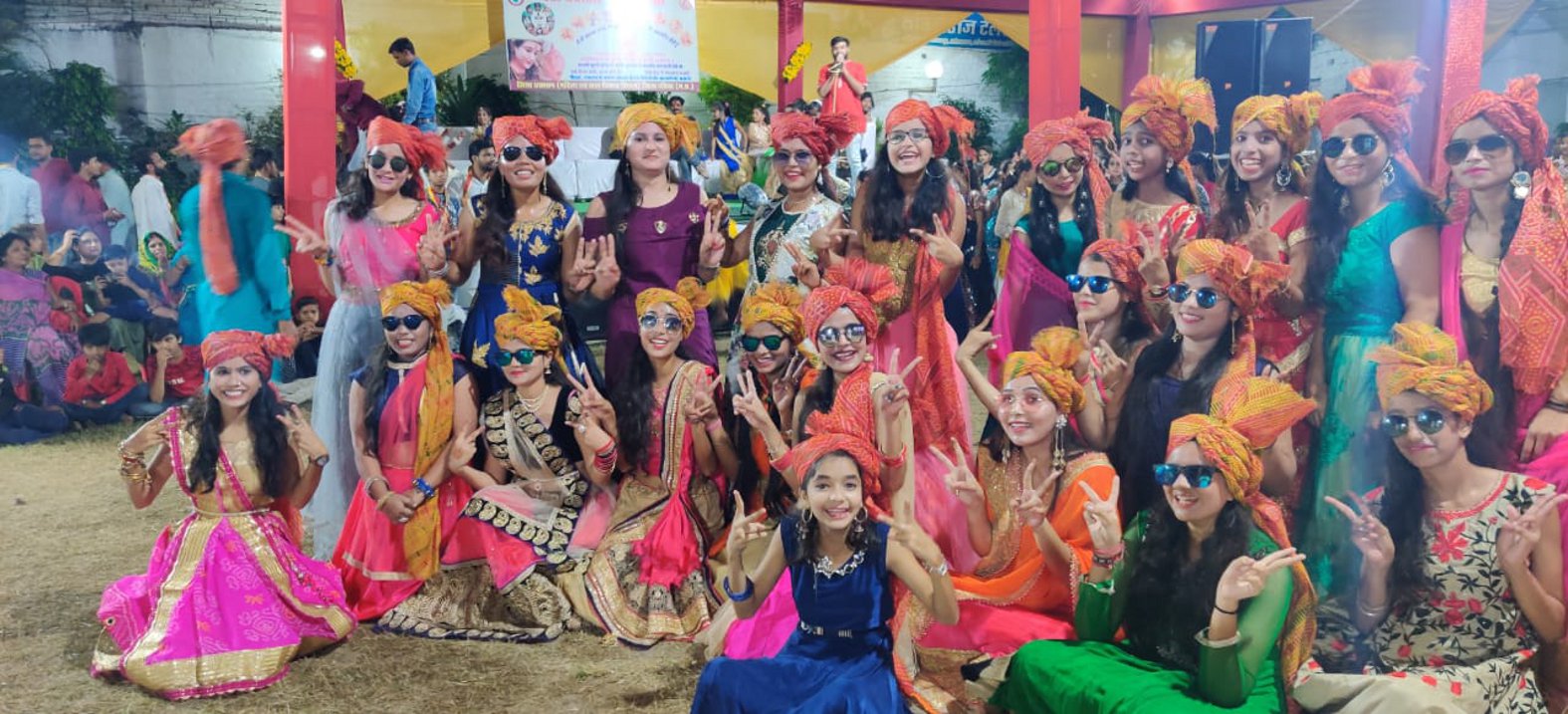 Garba dance performance in new style here, news in hindi, mp news, datia news