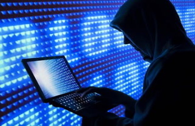 गूगल प्ले स्टोर से एप्प डाउनलोड करवा कर कर लिया मोबाईल हैक, तीन मिनट में उड़ाया 40 हजार