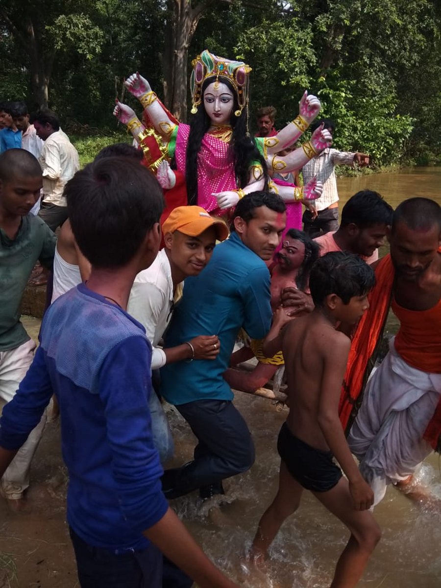 Idol immersion on ghats marked by Singrauli Municipal Corporation