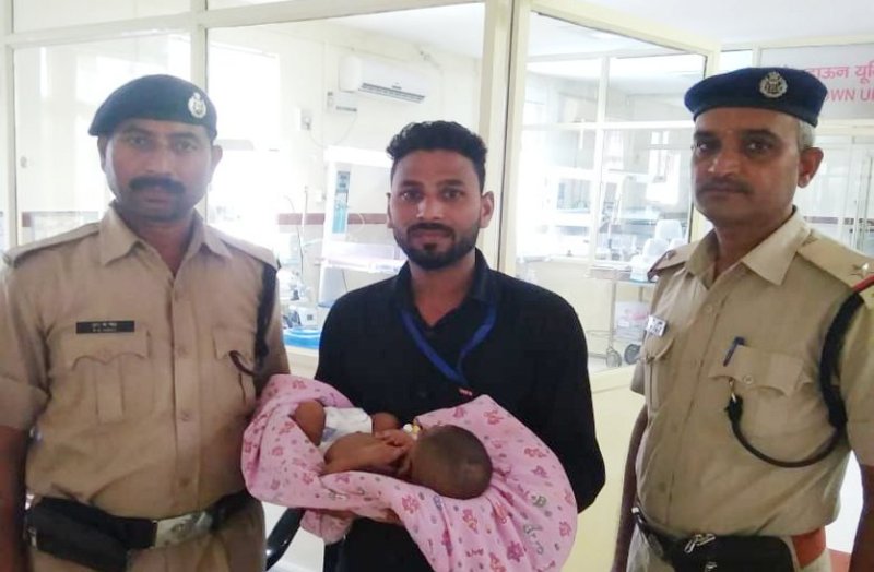 One month old newborn baby found in train