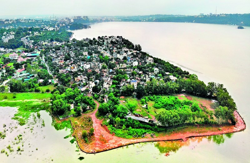 छह साल से फाइलों में दबा है बड़ा तालाब का मास्टर प्लान, 1500 से अधिक अतिक्रमण बचा रहे अधिकारी