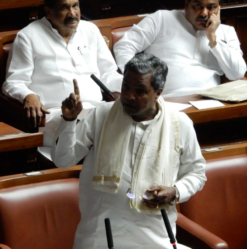 सिद्धू का मोदी पर तंज, 56 इंच का सीना पहलवानों का भी होता है मगर...