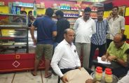 सावधान! आपकी सेहत के लिए खतरा न बन जाए मिलावटी मिठाई