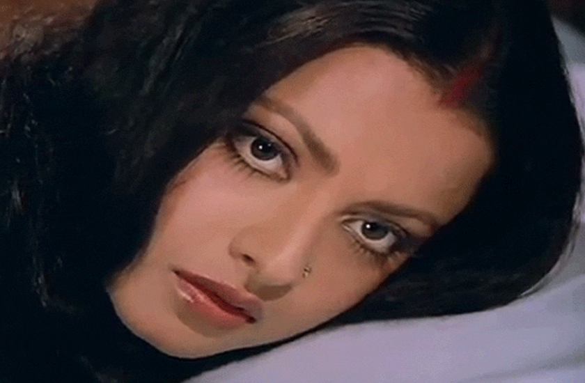 15 साल की रेखा के साथ डायरेक्टर- एक्टर ने किया था भद्दा मजाक, 5 मिनट तक करते रहे किस, एक्ट्रेस के निकल गए थे आंसू