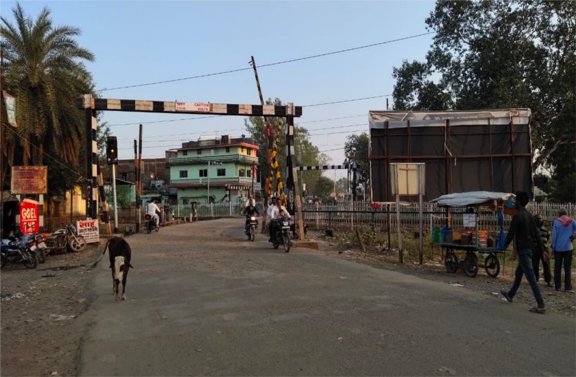 Construction of overbridge will begin soon at Khurai railway gate