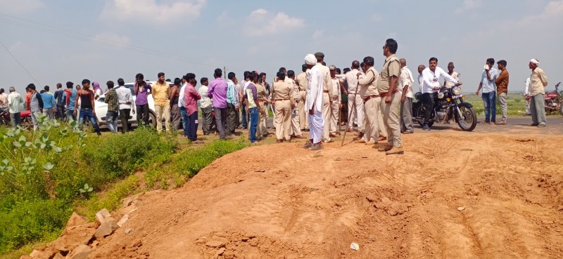 Encroachment on forest land for 50 years, the staff demolished, shops