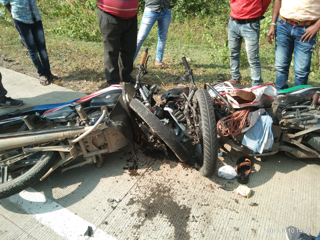 Two bikes collided with high speed, one dead and three serious