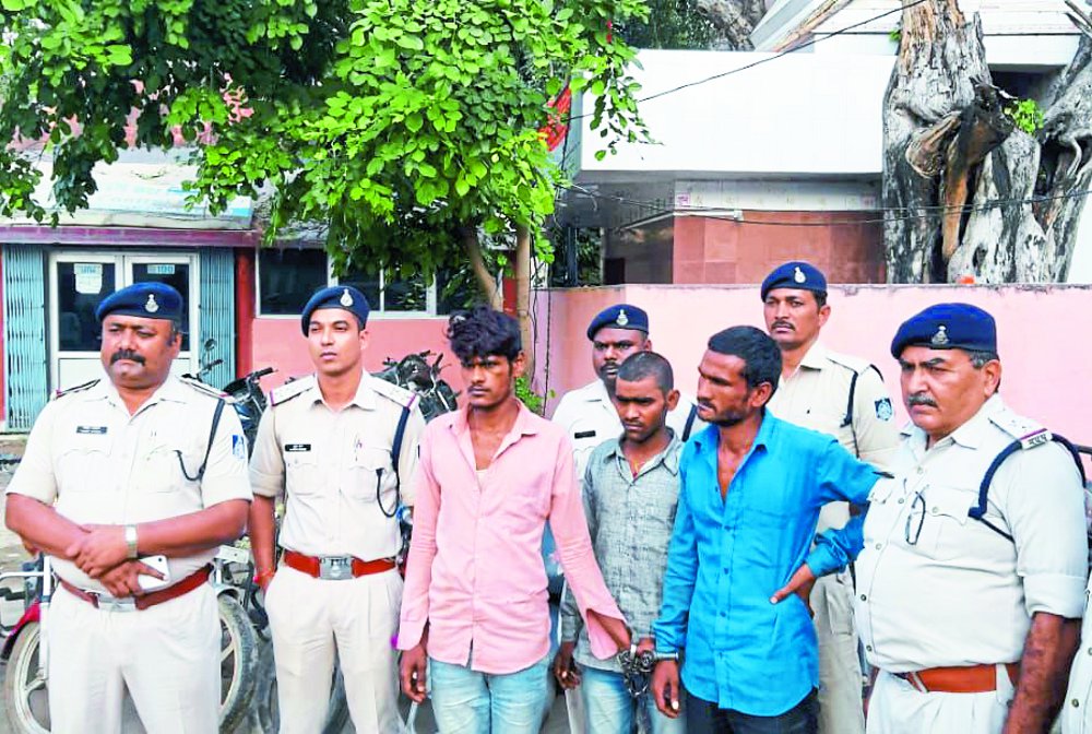 Satna crime news: Three accused of stealing 12 bikes arrested in Satna