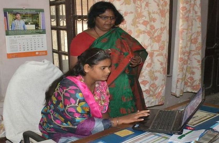 एक दिन में प्रिंसीपल बन गई स्कूल में पढऩे वाली बालिका