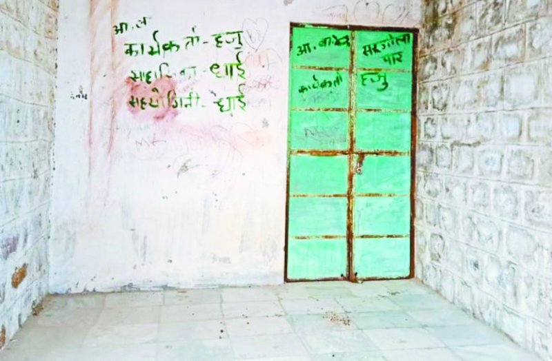 Only 10 applications for 40 posts, lack of publicity