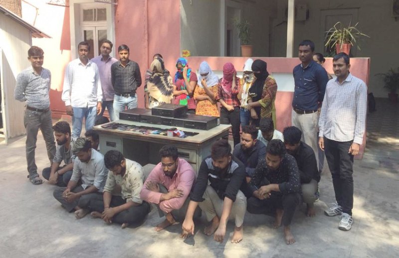 Ahmedabad News देश के 11 राज्यों के 70 लोगों को ५.४४ करोड़ की लगाने वाले गिरोह का पर्दाफाश,जानिए कहां से पकड़े गए...