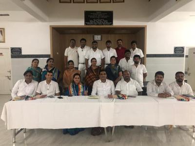 समाज सेवा के कार्य करने पर बल