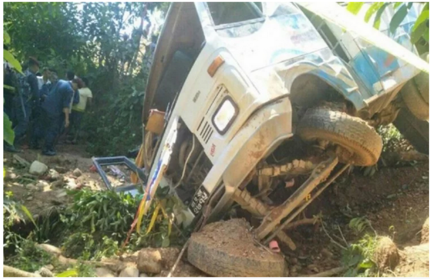 नेपाल में बस हादसा