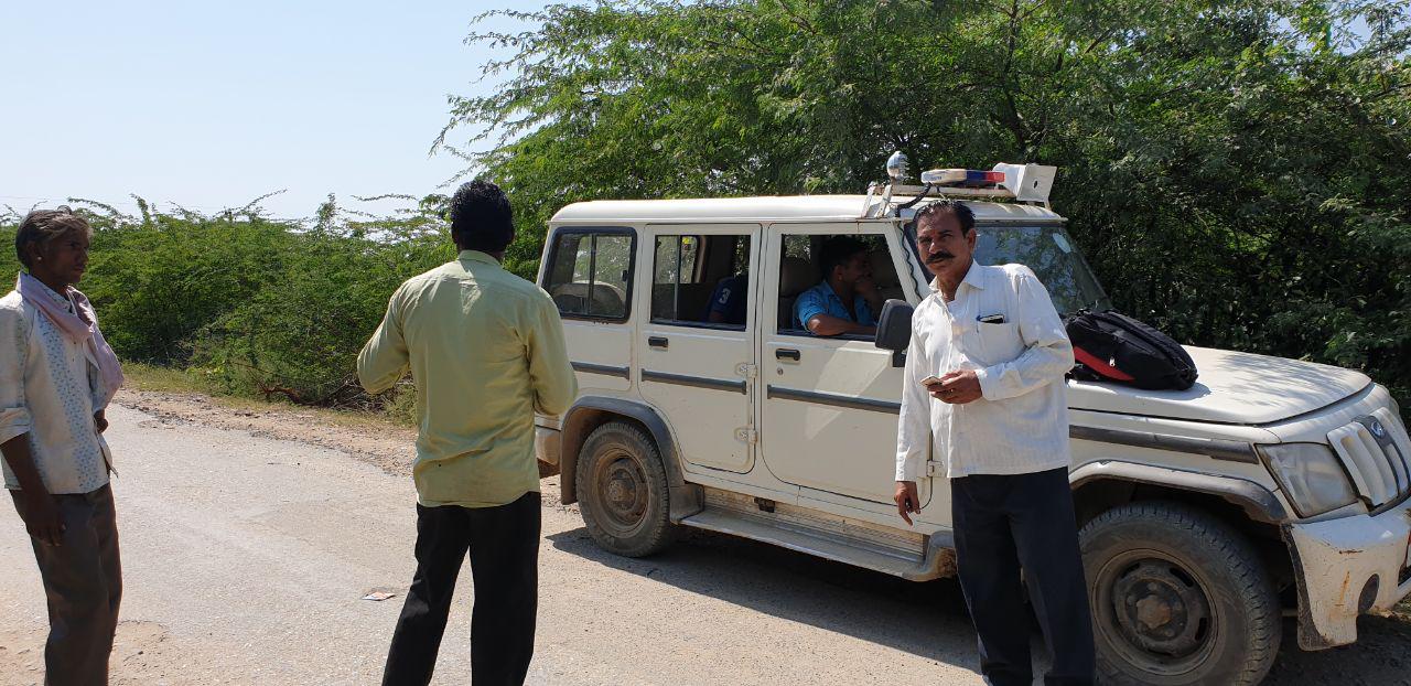 Officers reach the spot, illegal gravel mafia escapes in Bhilwara