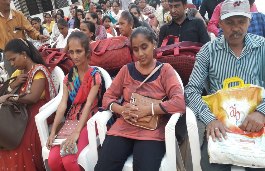 Gujarat News : 55  दिव्यांगों को निशुल्क रामेश्वरम और तिरुपति की यात्रा