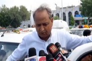 cm ashok gehlot commented on pm modi cleaning work on beach