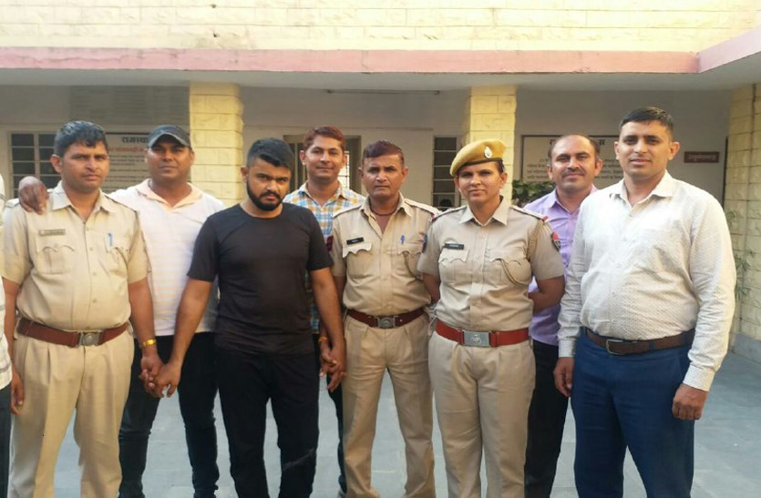 व्यवसायी से एक करोड़ मांगने का आरोपी नासिक से गिरफ्तार