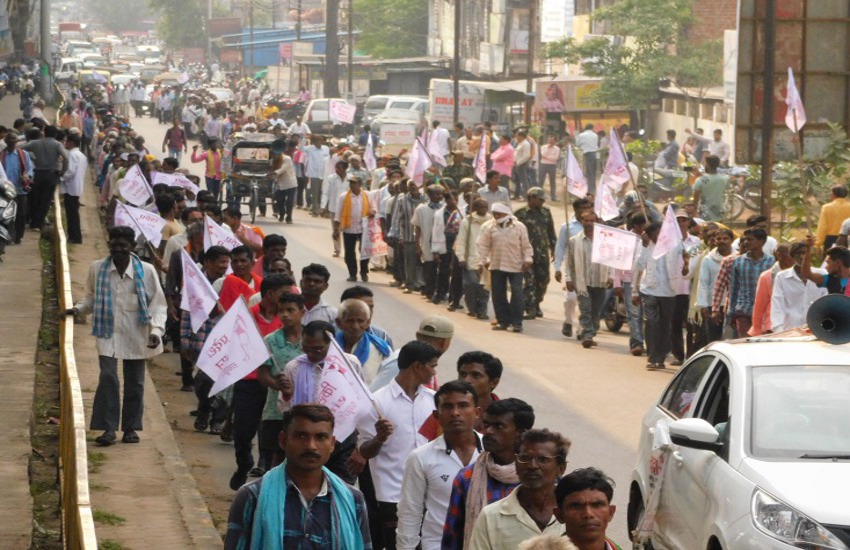 किसानों ने किया भूपेश सरकार के खिलाफ प्रदर्शन, निकाली तगादा रैली