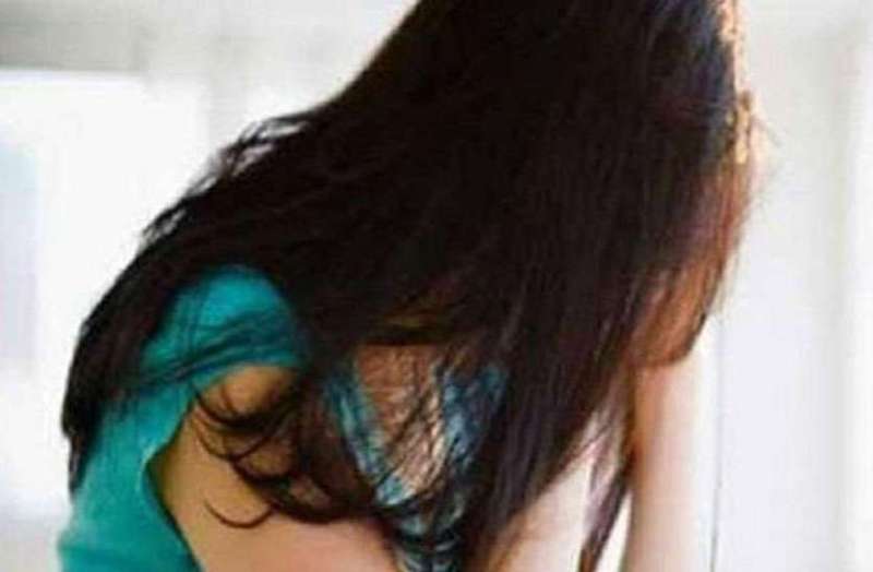 बाजरे की फसल के बीच विवाहिता से छेड़छाड़, सास की पिटाई