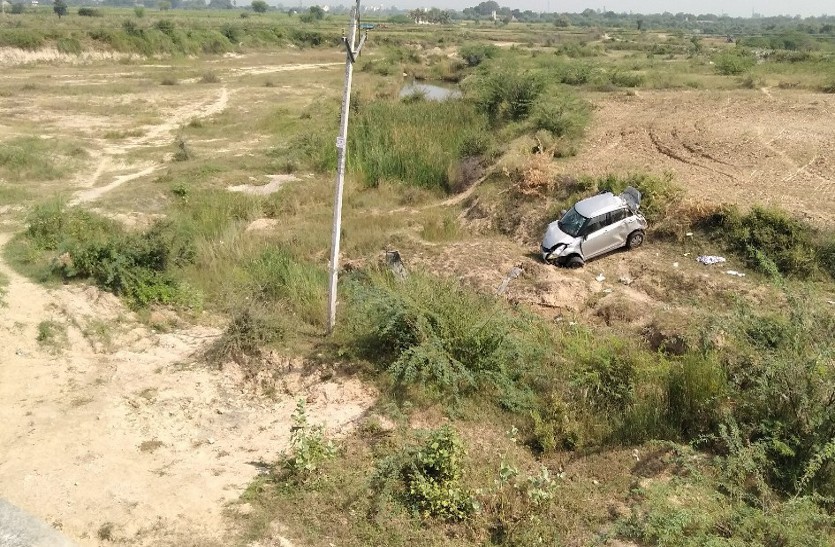 The car leapt into the air, then fell into a deep ditch, news in hindi, mp news, dabra news