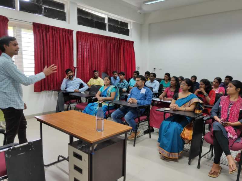 TAMILNADU: हिंदी पत्रकारिता का आधुनिक संदर्भ विषय पर अतिथि व्याख्यान