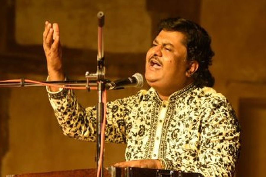 सिंगर ओसमान मीर ने खूबसूरत आवाज में गजलें पेश कर जोधपुर में जमाया रंग, श्रोताओं ने दी दाद