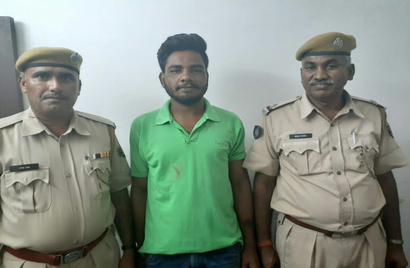 पेशी पर कोर्ट आया, बाइक चुरा ले गया
