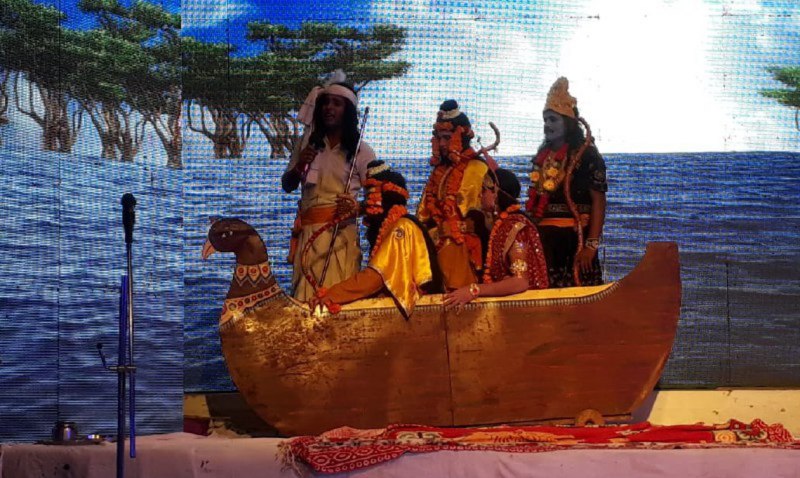 राम नहीं माने तो वन से सिर पर खड़ाऊ रखकर लौटे भरत