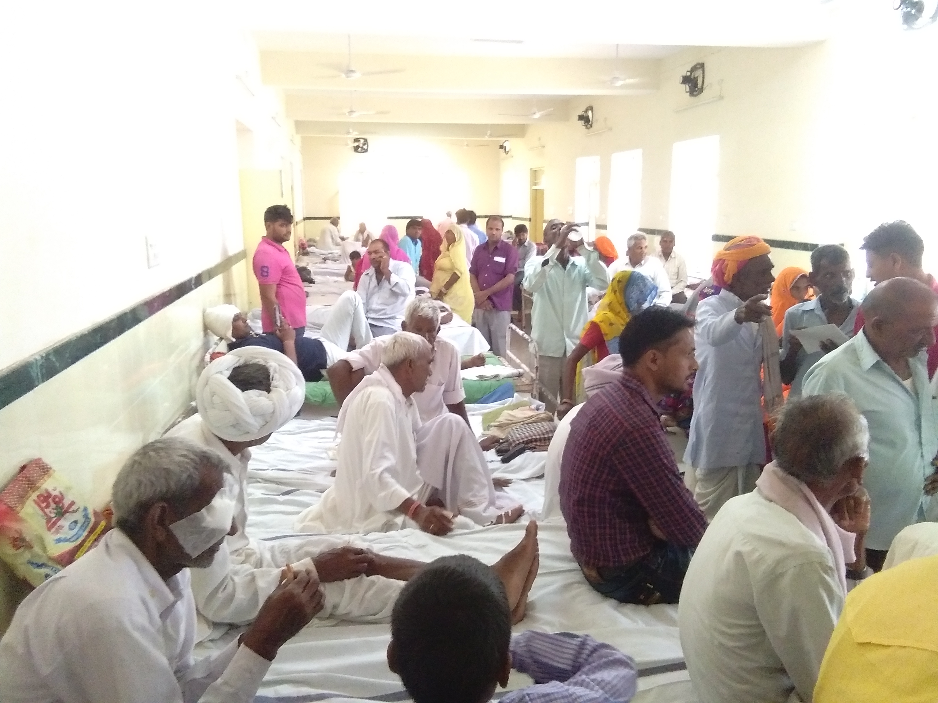 shahpura : लैंस प्रत्यारोपण शिविर में 108 नेत्र रोगियों का किया ऑपरेशन