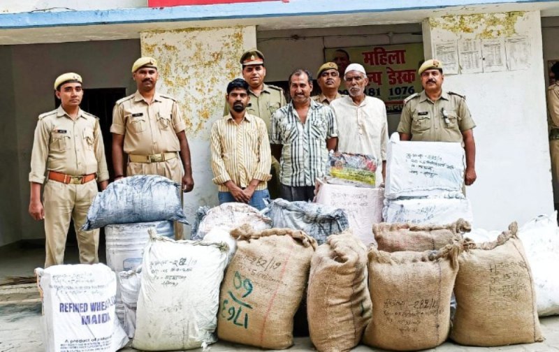 sitapur-police-arrested-the-3-person-with-6-kuntal-visfotak