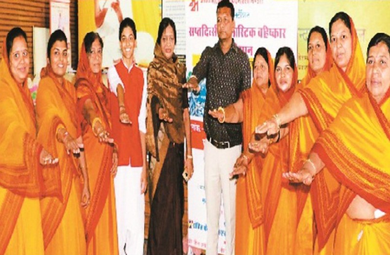 Plastic curse for both humans and animals