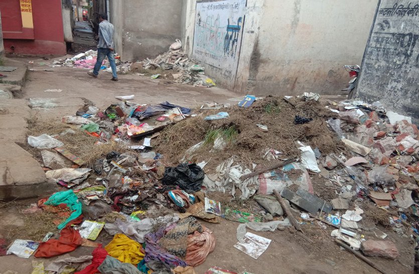 Municipal corporation doing arbitrary cleaning in katni