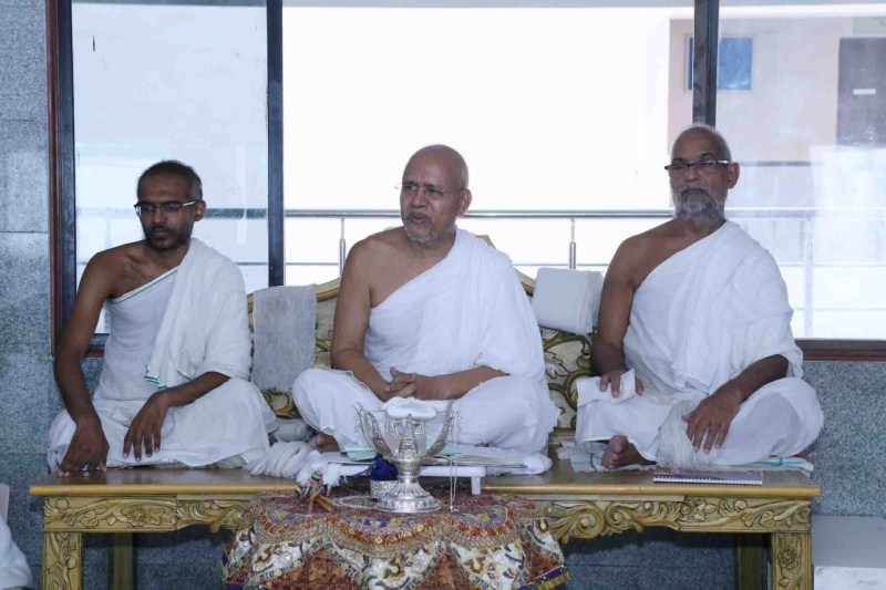 उपवास भोजन की आसक्ति तोडऩे का माध्यम