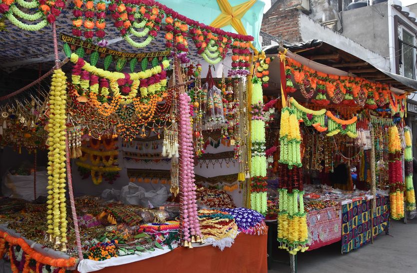 Market ready for Deepawali, awaiting customers in bhilwara