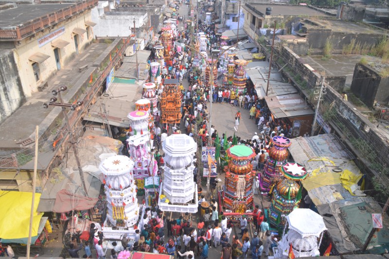 The chalice of the chalice came out in the traditional melody