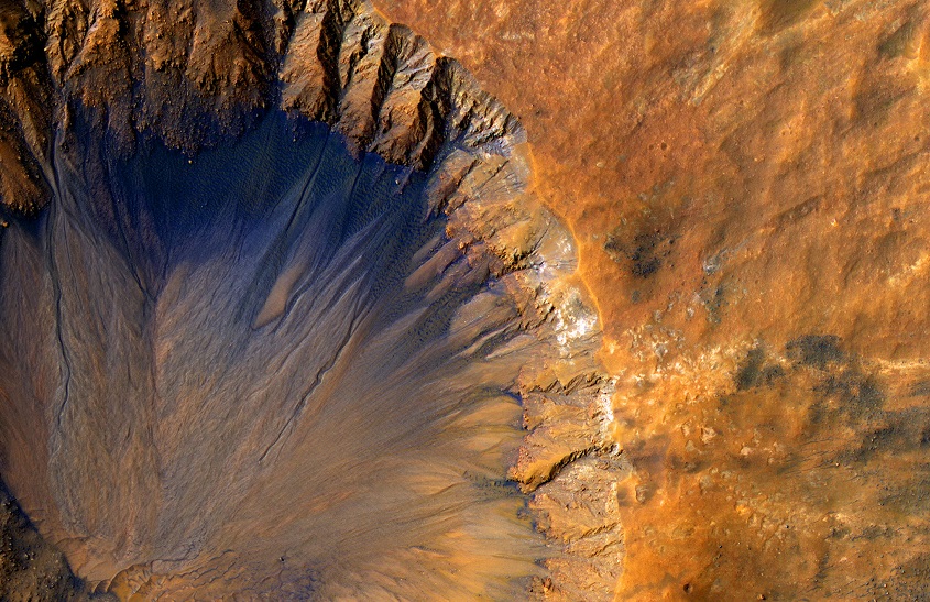 मंगल ग्रह पर कभी थीं खारे पानी की झीलें