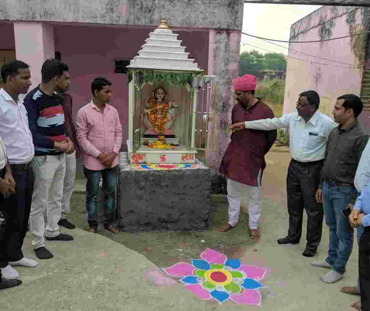 सालमगढ़ स्कूल में सरस्वती प्रतिमा स्थापित की