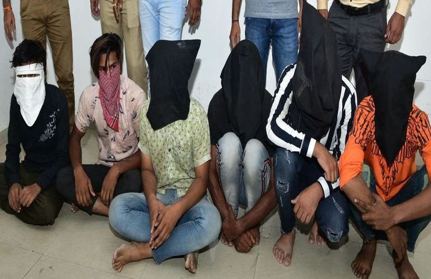 Robbery; मौज-मस्ती के लिए रुपए जुटाने के मकसद से रात को राहगीरों को लूटने वाले गिरफ्तार