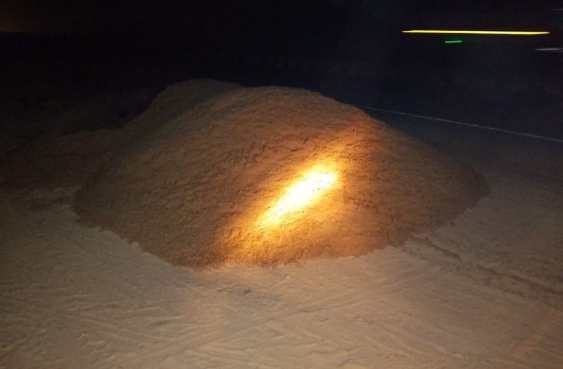 खननकर्ताओं की हिमाकत, एसडीओ की कार के टक्कर मारने का किया प्रयास, सडक़ पर बजरी खाली कर भगा ले गए डम्पर