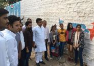 युवा कलाकारों ने जनप्रतिनिधियों से कहा, अब इसे ‘आदर्श वॉल’ बनाना आपके हाथ