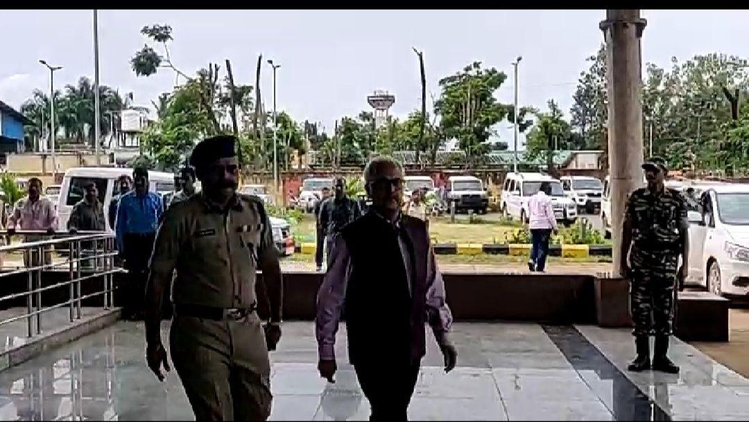 जगदलपुर पहुंचे केंद्रीय गृह सचिव अजय कुमार भल्ला, नक्सली मामले में होनी है अधिकारियों की बैठक