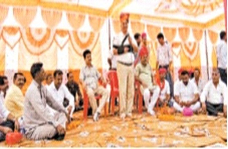 जन हित के कार्य को प्राथमिकता दें जनप्रतिनिधि : सांसद चौधरी