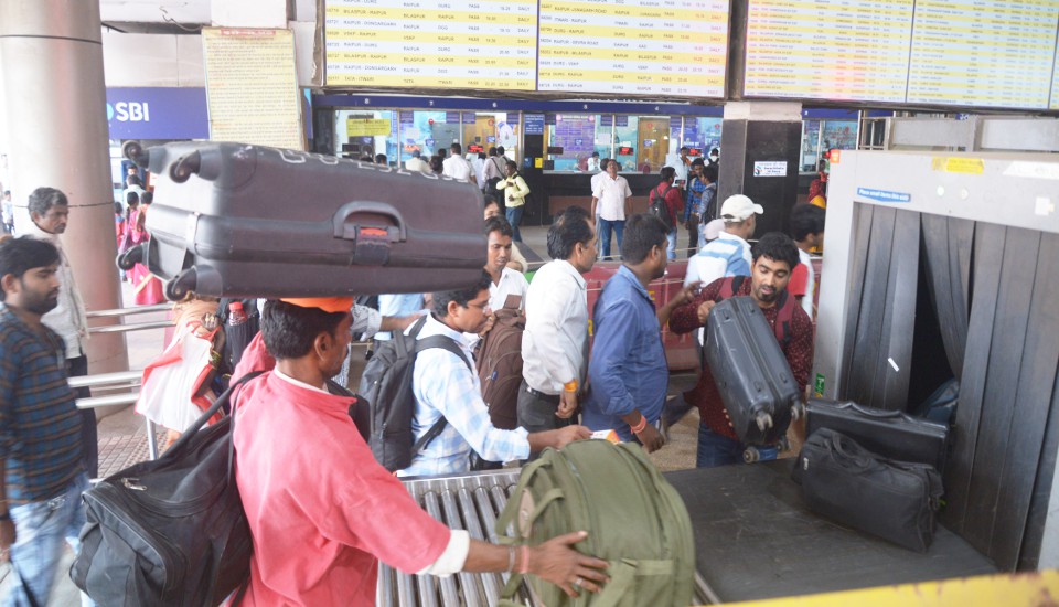 रेलवे स्टेशन: चप्पे-चप्पे पर खुफिया कैमरे की नजर, 60 और कैमरे लगेंगे